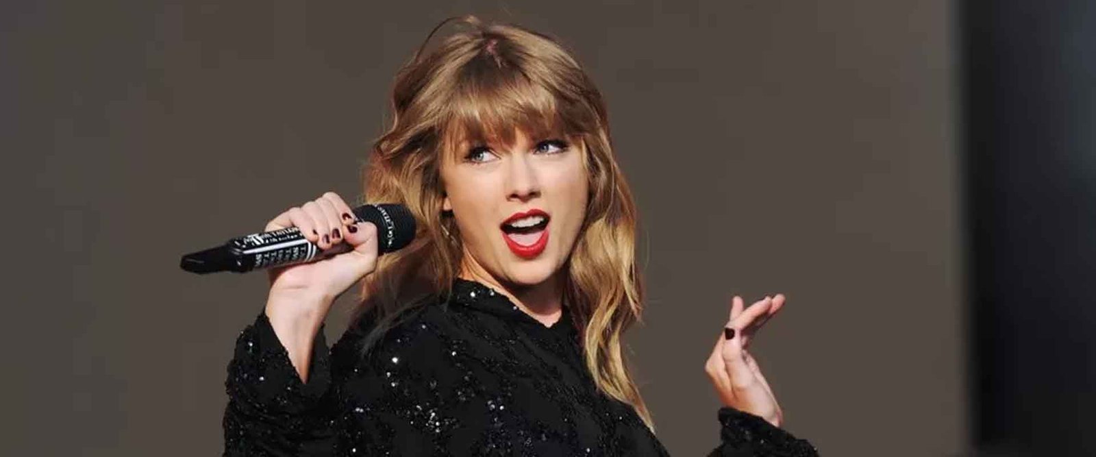 Taylor Swift unexpectedly performed at The 1975's London concert