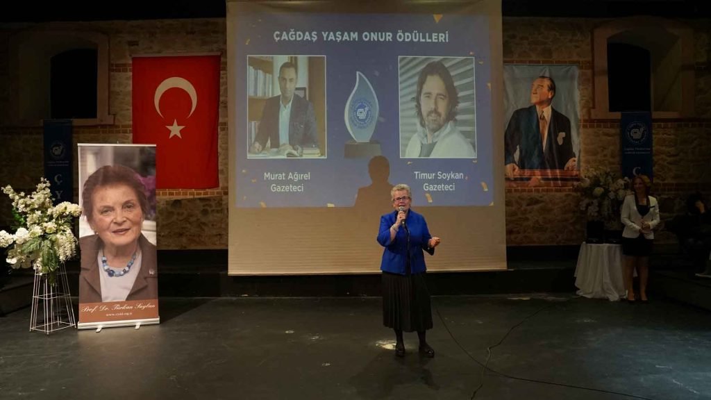 The Owners of the Contemporary Life Honorary Award are Timur Soykan and Murat Ağırel (10)