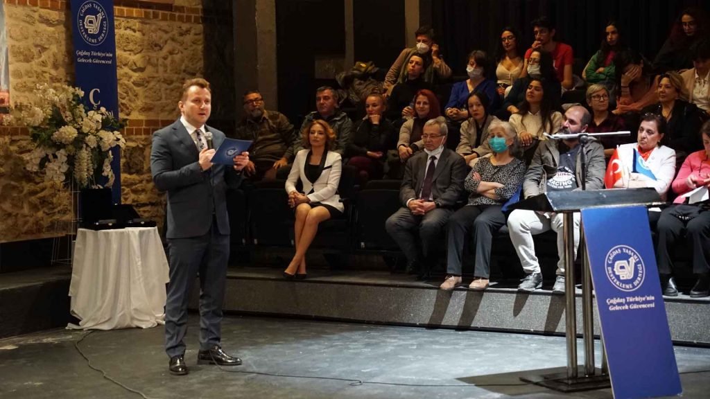 The Owners of the Contemporary Life Honorary Award are Timur Soykan and Murat Ağırel (5)