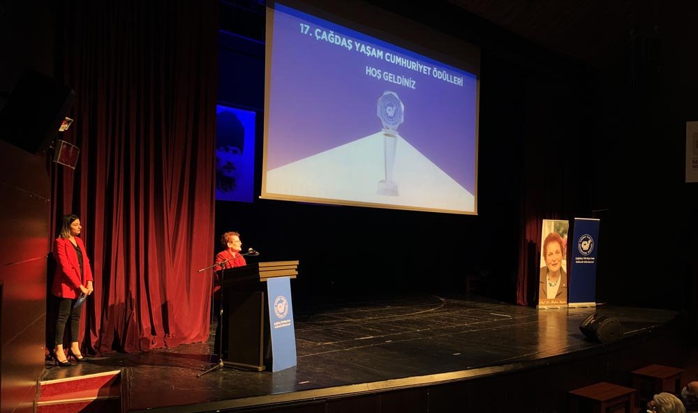 The Contemporary Life 17th Republic Award was given to Prof. Dr. İoanna Kuçuradi (1)