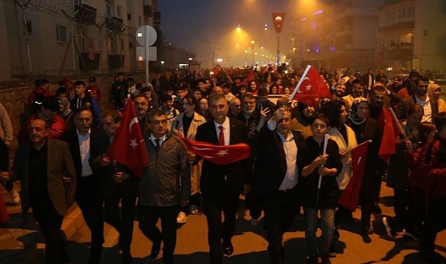 The 104th anniversary of the Commemoration of Atatürk, Youth, and Sports Day was celebrated in Gölcük with a torchlight procession attended by citizens of all ages, from 7 to 70, with great enthusiasm.