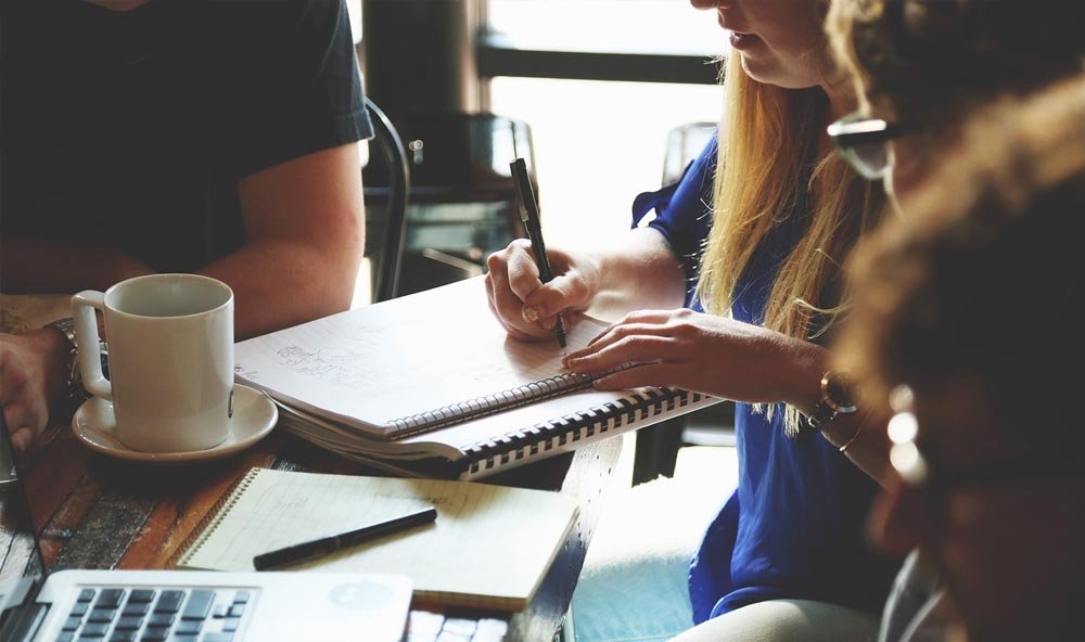 The Impact of Unemployment Rates on Politics and Current Debates (2)