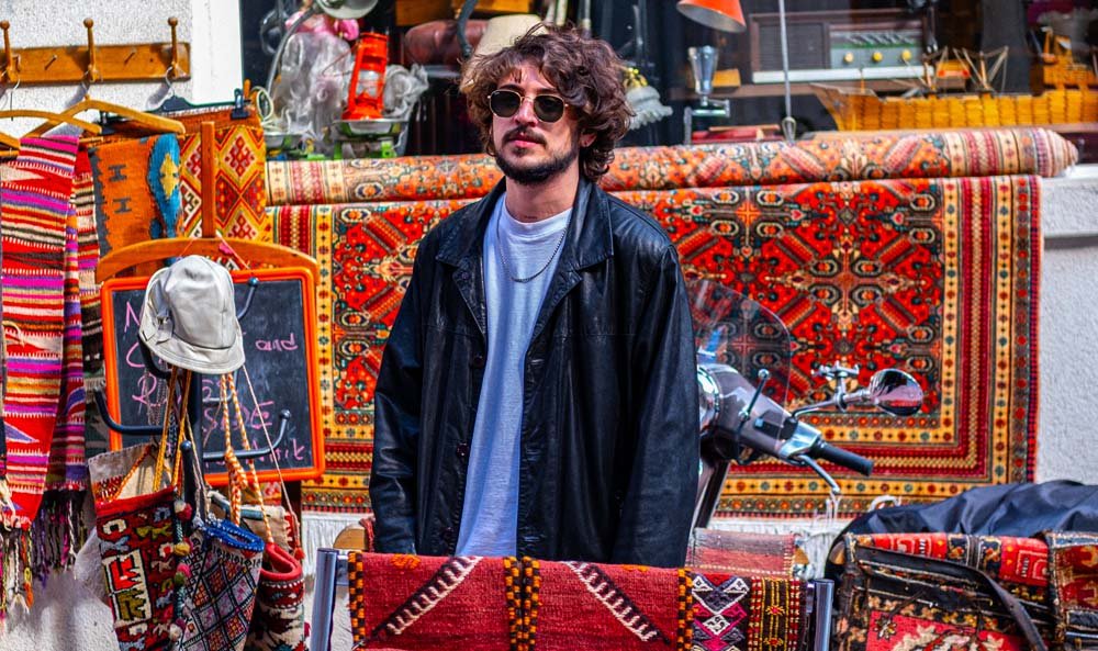 Ege Külsoy Dünyada Misafir Biriyim I Am a Guest in the World (1)