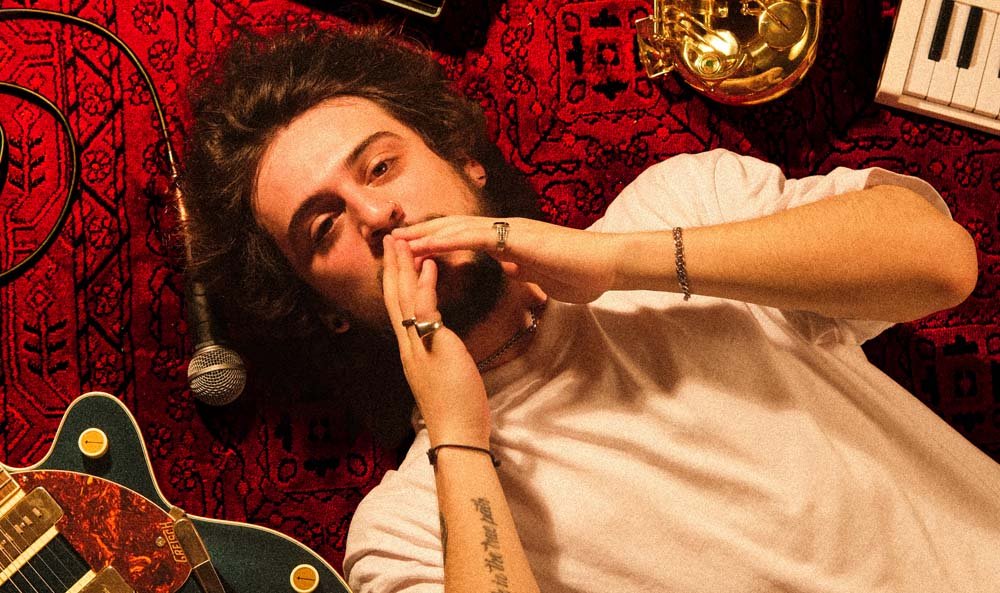 Ege Külsoy Dünyada Misafir Biriyim I Am a Guest in the World (4)