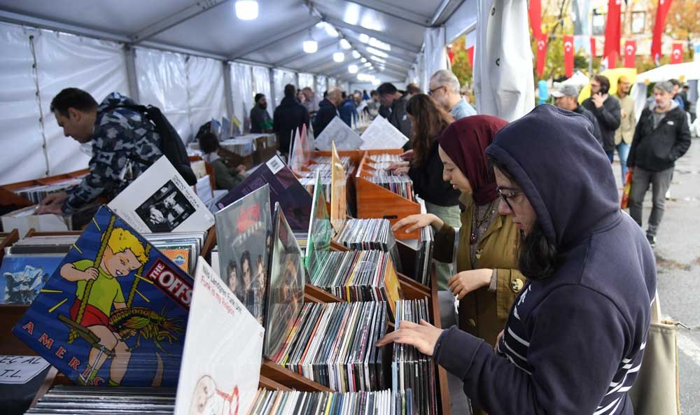 The Meeting Point for Vinyl Enthusiasts Kadıköy Municipality Record Days! (2)