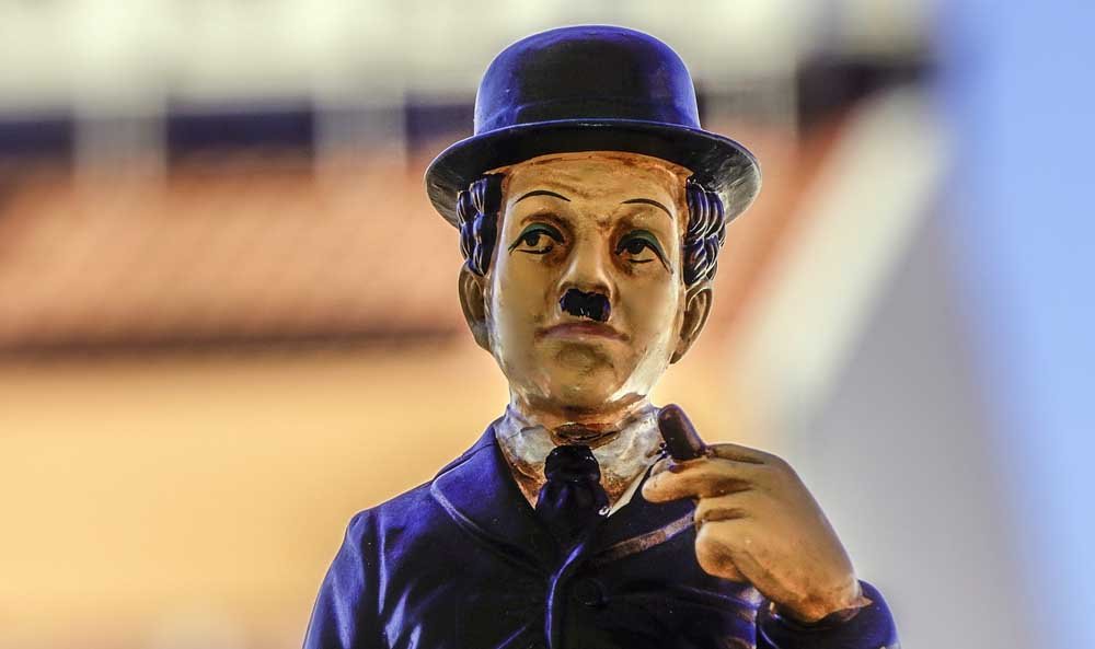 Theater and Politics The Political Significance of Performing Arts (1)