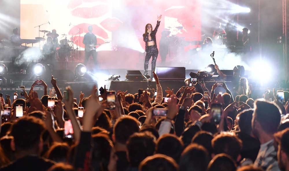 Simge Sağın Concert | International Tarsus Festival opened its doors with the theme of Şahmeran